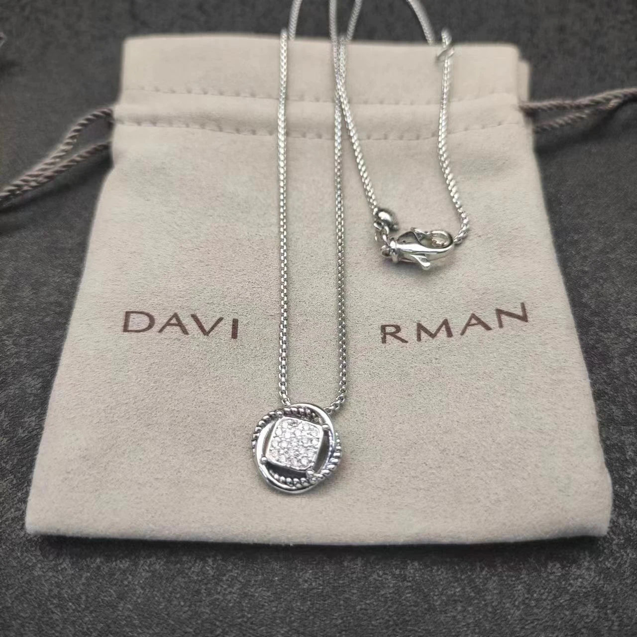 2025 New DY Classical Style Women's Pendant Necklace Simplicity Exquisite Diamond Elegant and Exquisite Jewelry for Any Occasion