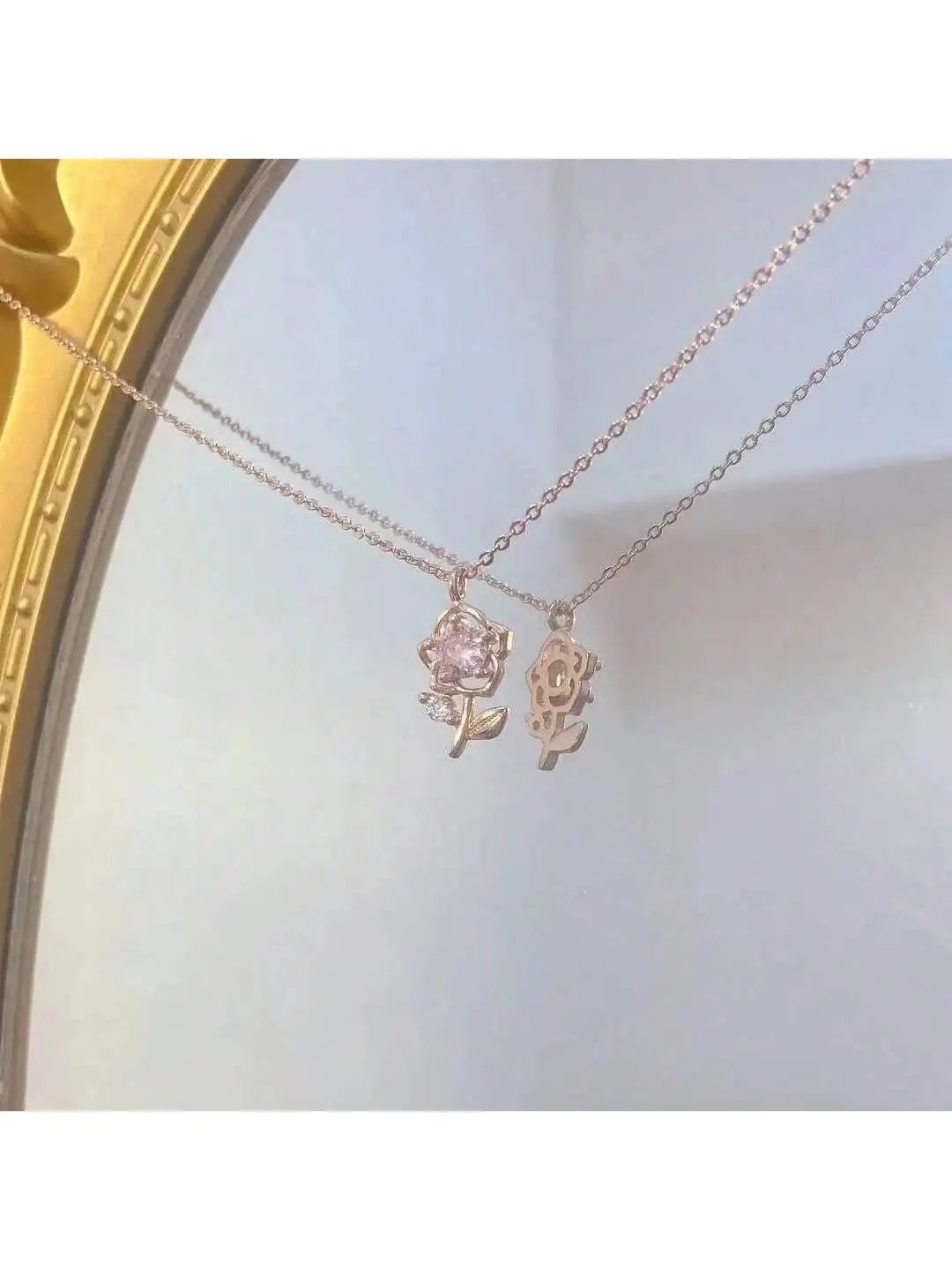 Women's Flower Necklace Valentine's Day Rose Pendant Necklace Clavicle Chain Jewelry Gift