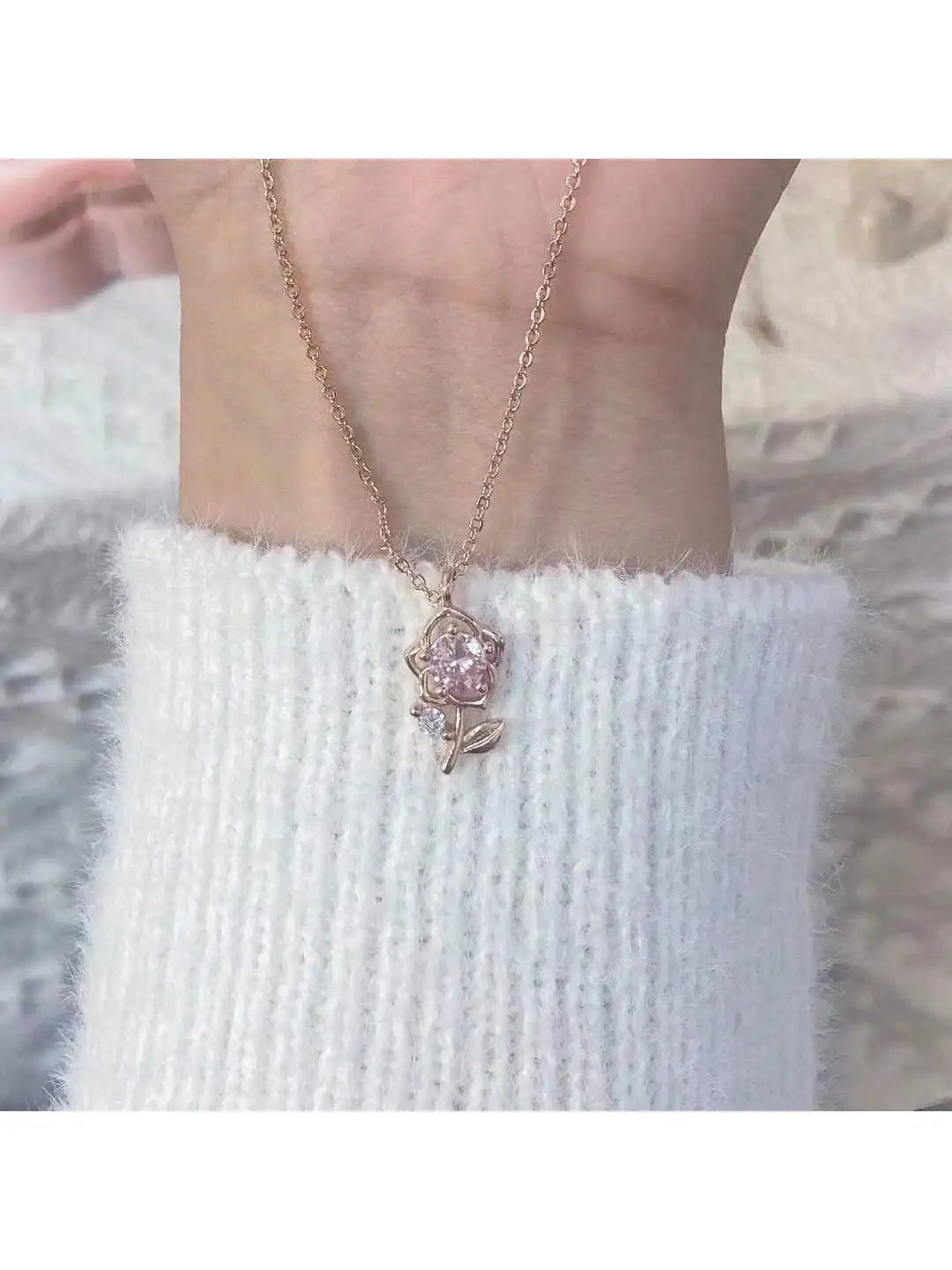 Women's Flower Necklace Valentine's Day Rose Pendant Necklace Clavicle Chain Jewelry Gift