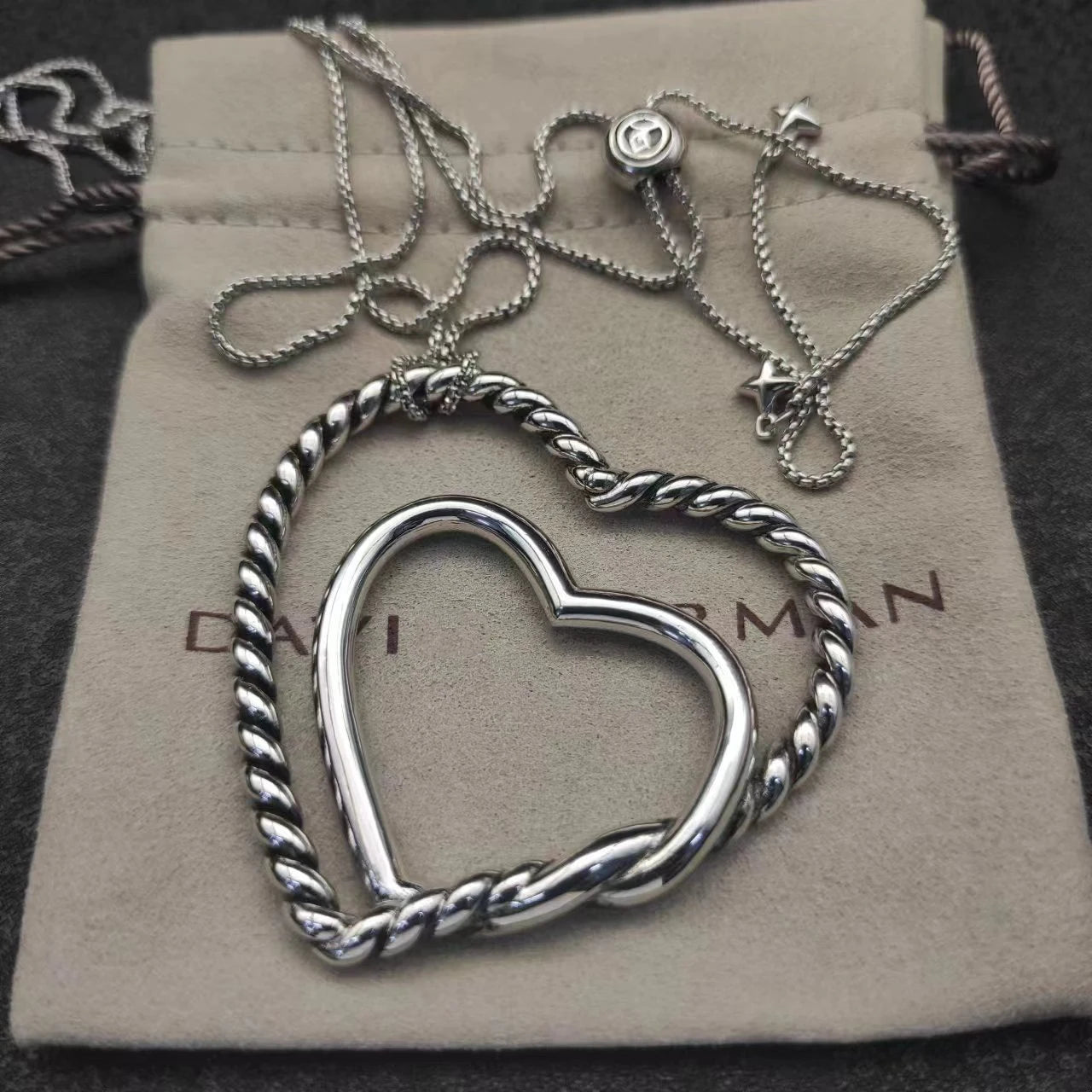 2025 New DY Classical Style Women's Pendant Necklace Simplicity Exquisite Diamond Elegant and Exquisite Jewelry for Any Occasion